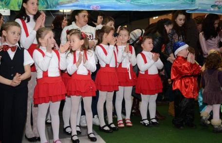 Mamele au fost elogiate prin spectacol la Botoşani Shopping Center - FOTO
