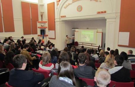 Informare despre speciile protejate la Colegiul Național „Grigore Ghica” - FOTO