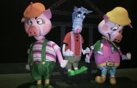 Teatrul Vasilache vă invită duminică la spectacolul „Cei trei purceluşi”