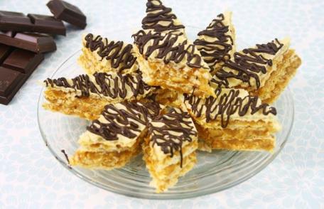 Napolitană cu cremă caramel și nuci