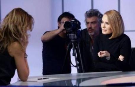 A dat lovitura! Andreea Esca va fi vedeta unei televiziuni din Franța