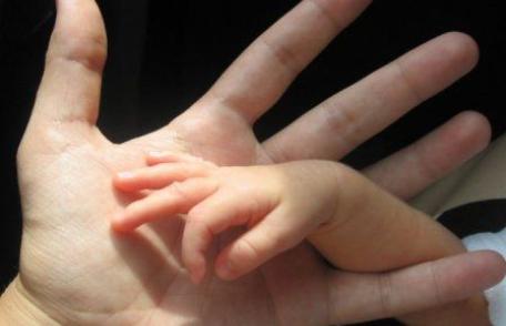 Sacrificiul unei mame din Botoşani uimeşte Italia. Și-a salvat copilul în ultimul moment