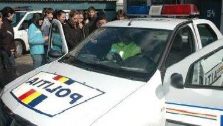 Ateliere de lucru organizate la IPJ Botoșani în cadrul Porților Deschise cu ocazia Zilei Poliției Române