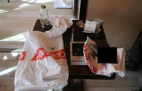 Acţiune a polițiștilor pentru prinderea în flagrant a unui botoșănean ce intenţiona să comercializeze 1,78 kg mercur alb