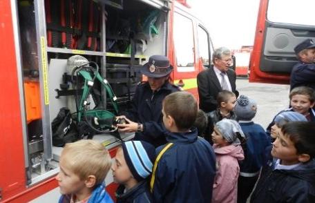 Activități organizate pentru elevii din Dorohoi de ISU în cadrul programului „Să ştii mai multe, să fii mai bun”