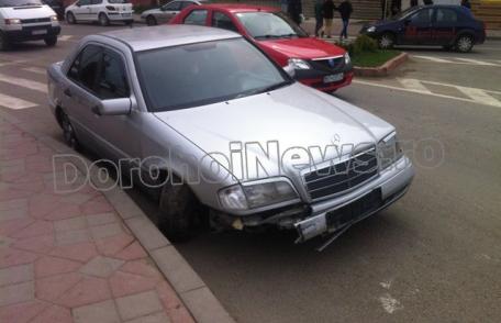 Bărbat din Dorohoi cercetat de polițiști după ce s-a urcat băut la volan și a produs un accident - FOTO