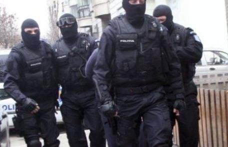 Percheziții efectuate în județul Botoșani pentru destructurarea unor grupări infracționale