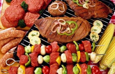 Obiceiuri culinare în jurul lumii. Ce mănâncă spaniolii, francezii și grecii de Paște. Ouă roșii și pâinici dulci, tradiții universale