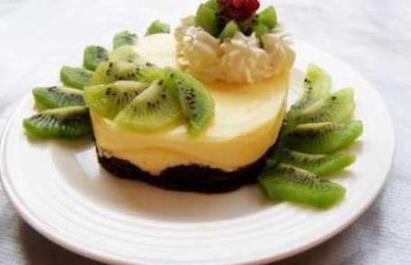 Mini-tort cu kiwi