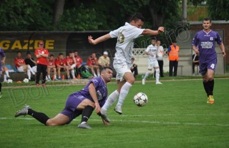 FCM Dorohoi - Petrotub Roman 4-1. Dorohoienii câştigă derby-ul și fac un pas uriaş spre Liga a II-a