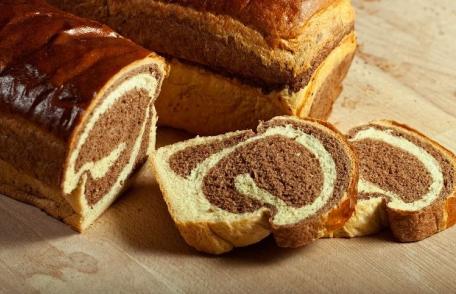 Cozonac cu nucă şi cacao