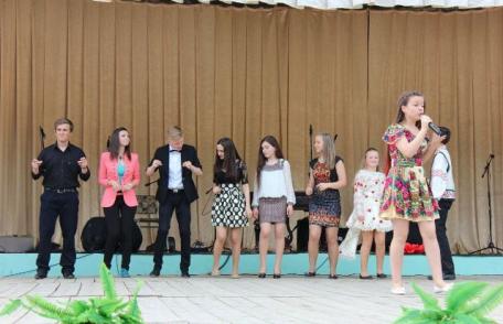 Trupa internațională coordonată de Asociația Cheia Sol va concerta la Uvertura Mall!