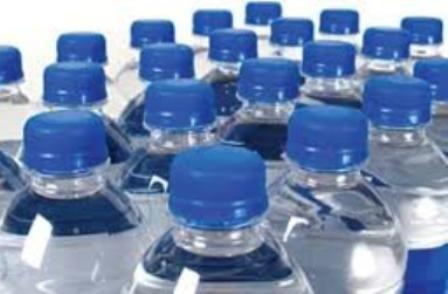 Incredibil ce se poate ascunde în apa îmbuteliată. Te îmbolnăveşti imediat