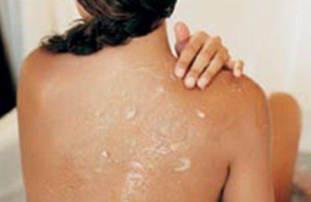 Cum scapi de acneea de pe spate