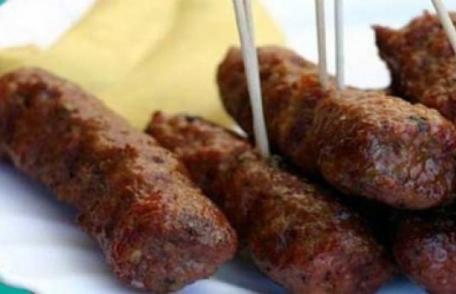 Micul românesc se poate vinde în toată Uniunea Europeană, de azi. Doly-Com Botoşani este unul din cei mai mari producători de mici din România