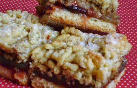 Prăjitură cu rahat, gem şi bezea