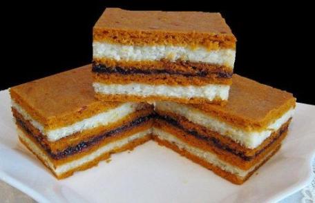 Prăjitură cu foi cu bulion