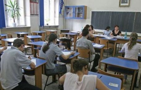 Candidaţii la bacalaureat dau vineri ultima probă, la alegere din mai multe discipline