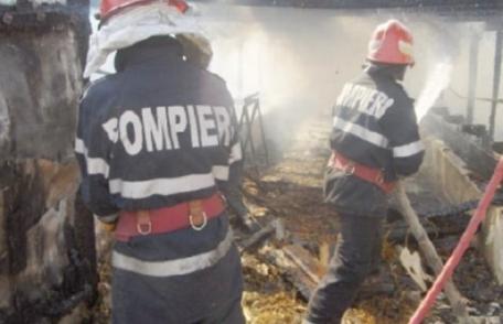 Pagube de peste 8.000 lei la o locuinţă din Hudești, aprinsă de un scurtcircuit electric