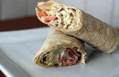 Rulouri de pui, cu lipie şi legume