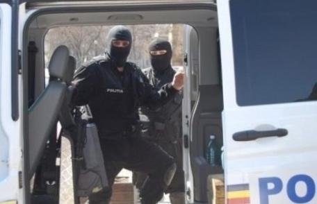 Percheziţii desfășurate de polițiști în această dimineață la persoane bănuite de contrabandă cu ţigări