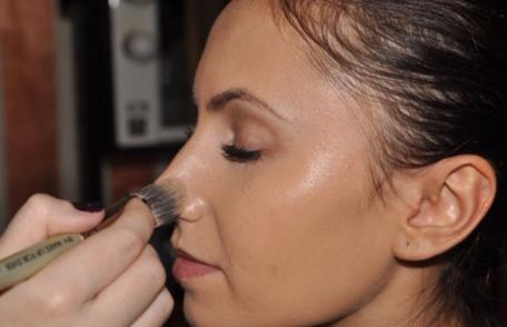 Cum se aplică corect fondul de ten