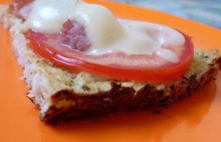 Pizza cu blat de conopidă