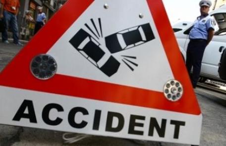 Accident produs de un șofer băut care nu a acordat prioritate
