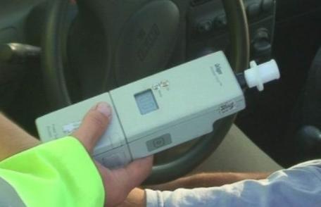Depistaţi conducând autovehicule pe drumurile publice, deşi se aflau sub influenţa alcoolului