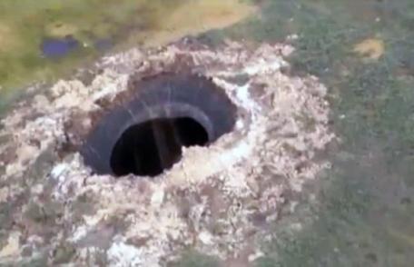 Extraterestri sau testarea unei arme secrete. Ipotezele vehiculate pentru apariția unor noi cratere gigantice în Siberia