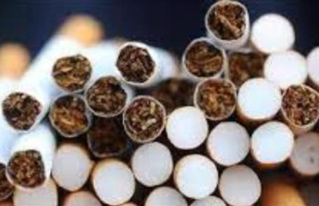 Botoșăneancă depistată în timp ce comercializa țigări de contrabandă