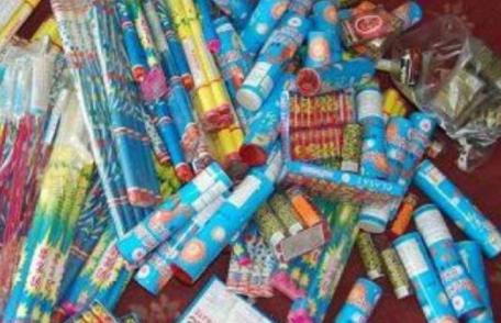 Peste 600 de petarde confiscate din Piața Centrală
