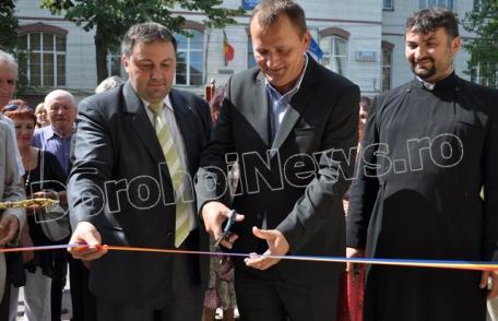 Centrul Medical Natural Global Dorohoi inaugurat cu slujbă religioasă și tăiere de panglică – VIDEO/FOTO