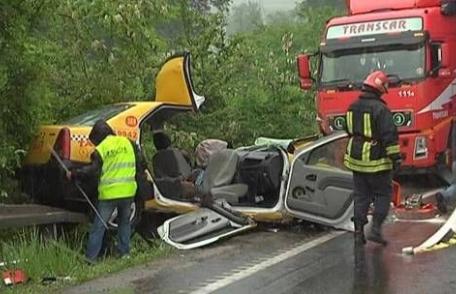 O tânără din Botoşani şi-a pierdut viaţa într-un grav accident de circulaţie pe DN 2