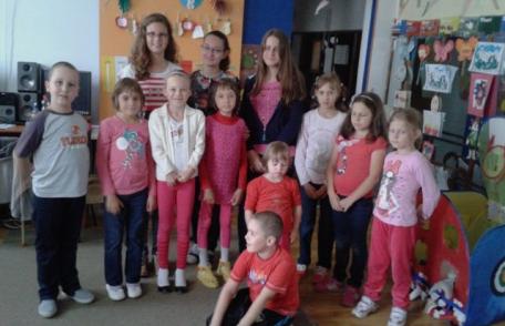 Activități de voluntariat desfășurate pe timpul vacanței la Centrul Steaua Speranţei Dorohoi - FOTO