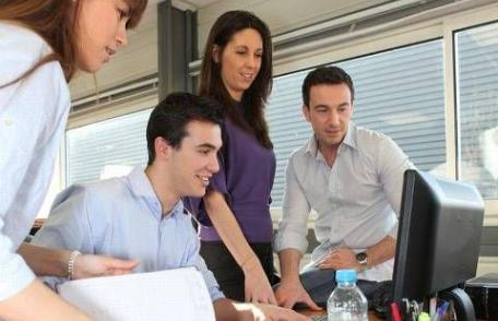  Astazi incepe Programul 10.000 de euro pentru tineri