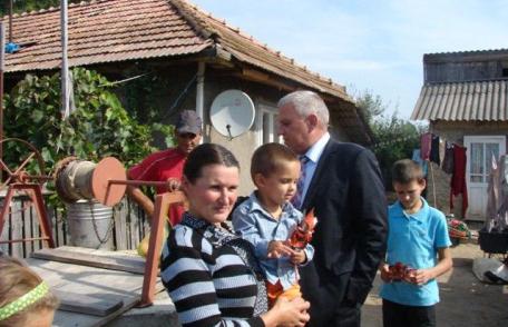 Băieţelul ars în decembrie 2012 şi salvat cu SMURD-ul s-a făcut o bomboană de copil