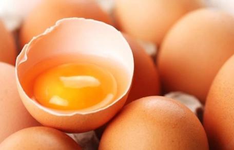 De ce este bine să mănânci un gălbenuş de ou pe zi