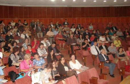 Mesajul transmis de prefect directorilor unităţilor şcolare din judeţ