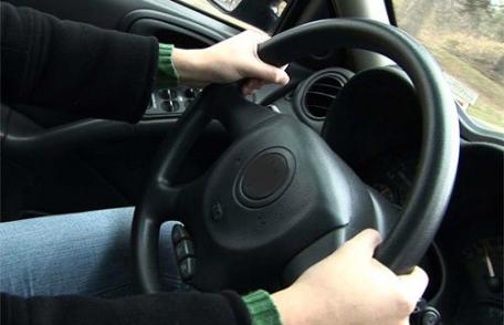Tânăr depistat în comuna Hilişeu Horia la volanul unei autoutilitare beat și fără a poseda permis de conducere