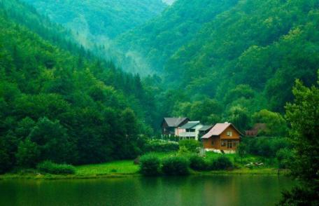 Vacanțe la țară la super-preţuri. Cât te costă un sejur în Braşov, Neamţ sau Maramureş