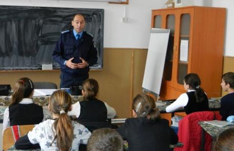 Acțiune IJJ Botoșani - „Stop violenţei în şcoli! Indiferenţa doare!”