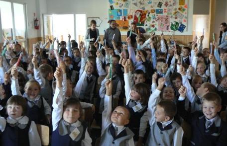 „Dantură frumoasă şi sănătoasă!” Activitate sanitară la Şcoala Cornerstone Dorohoi