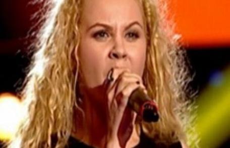 Singura concurentă care a declanșat o reacție în lanț la „Vocea României”, dorohoianca Alina Dogaru