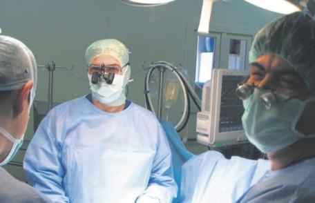 Medicii, scoși din categoria funcționarilor publici. Băsescu a promulgat Legea