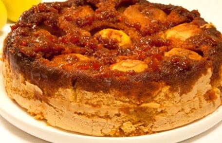 Prăjitură cu mere umplute