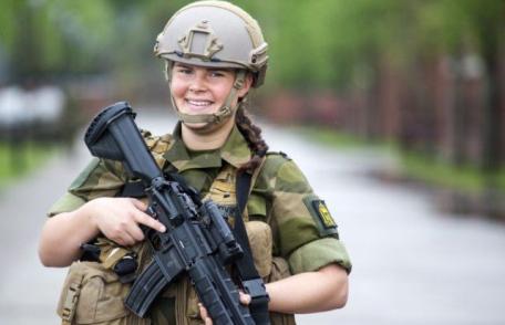Norvegia îşi face armată de femei. Serviciul militar devine obligatoriu şi pentru ele