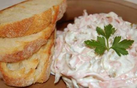 Salată cu șuncă presată