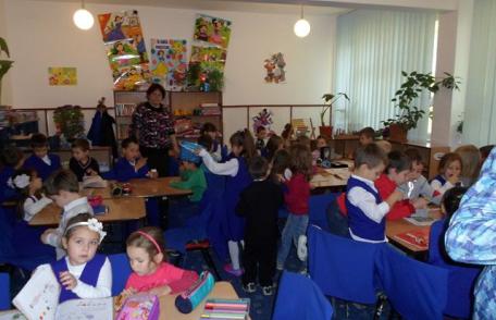 Pas cu pas micii „cetățeni” ai municipiului Dorohoi, de la grădiniță la școală - FOTO