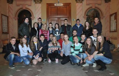Balul Bobocilor 2014: Astăzi se decid cei mai frumoși și talentați boboci de la CN „Grigore Ghica” Dorohoi